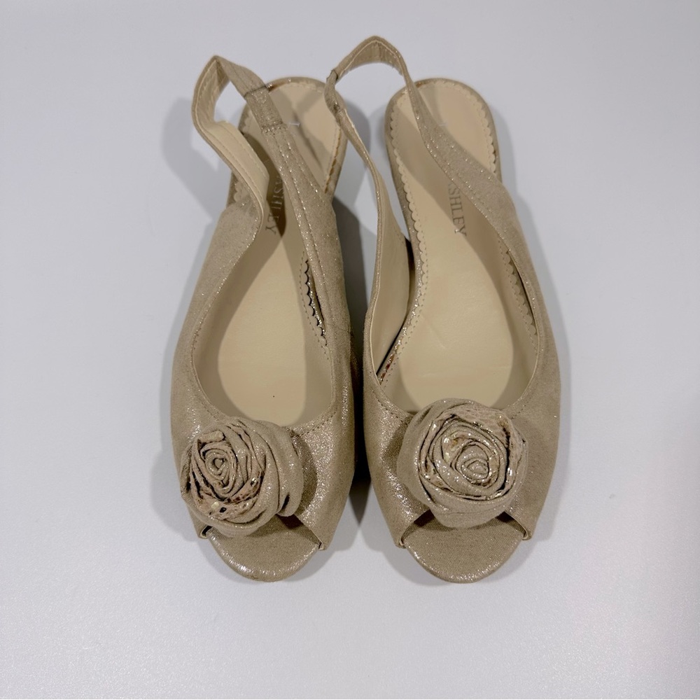 Laura Ashley Sand Metallic Rosette Slingback Peep Toe Shoes 6 1/2 Floral Cottage